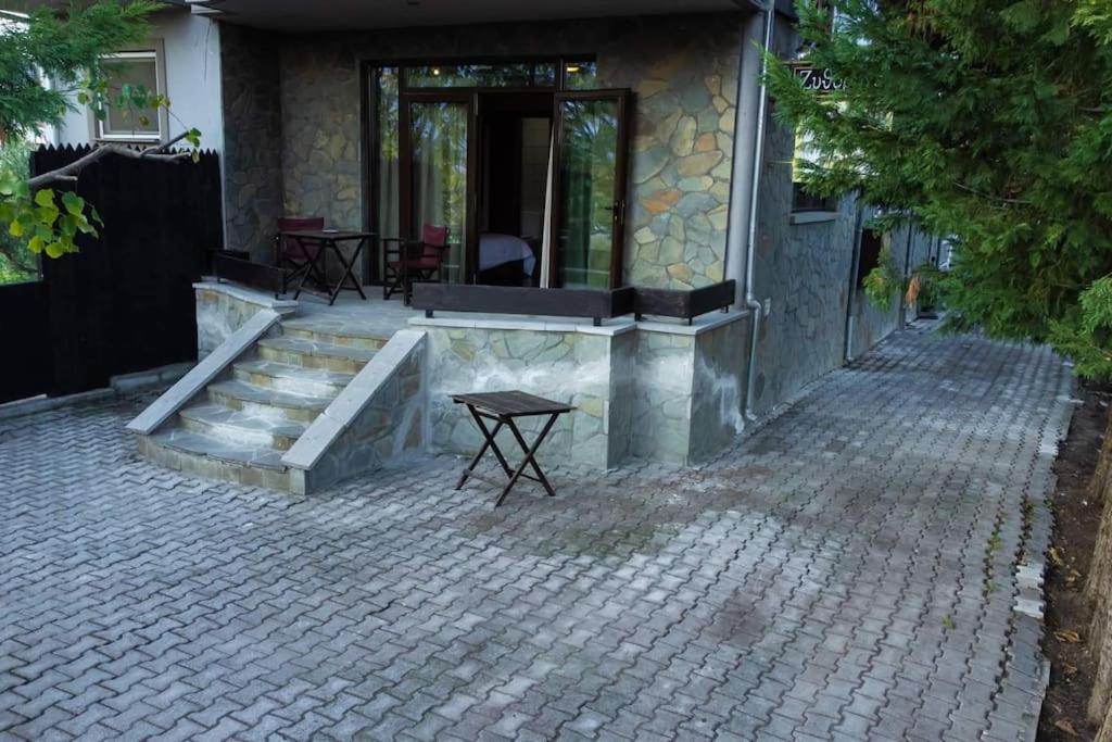 Under The Rocks Apartment Kalambaka Exterior foto
